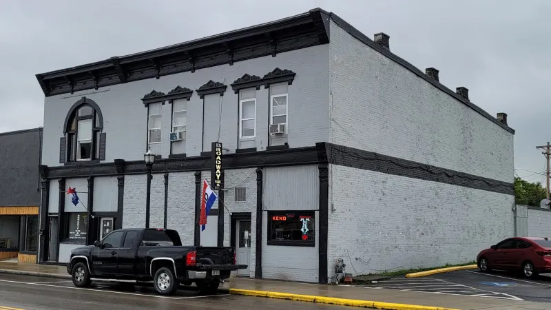 broadway-bar-and-grill